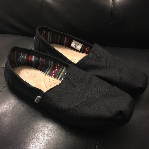 toms black on black women's canvas classics